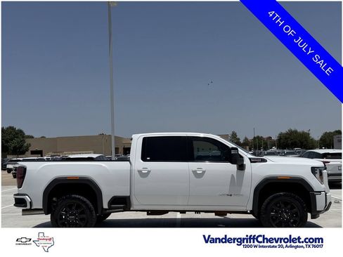 Certified 2025 GMC Sierra 2500 AT4 AWD/4WD image 3