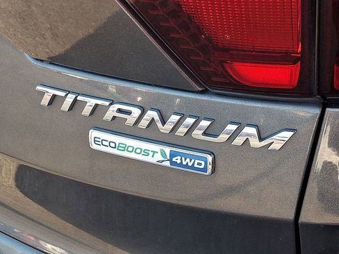 Used 2019 Ford Escape Titanium image 31