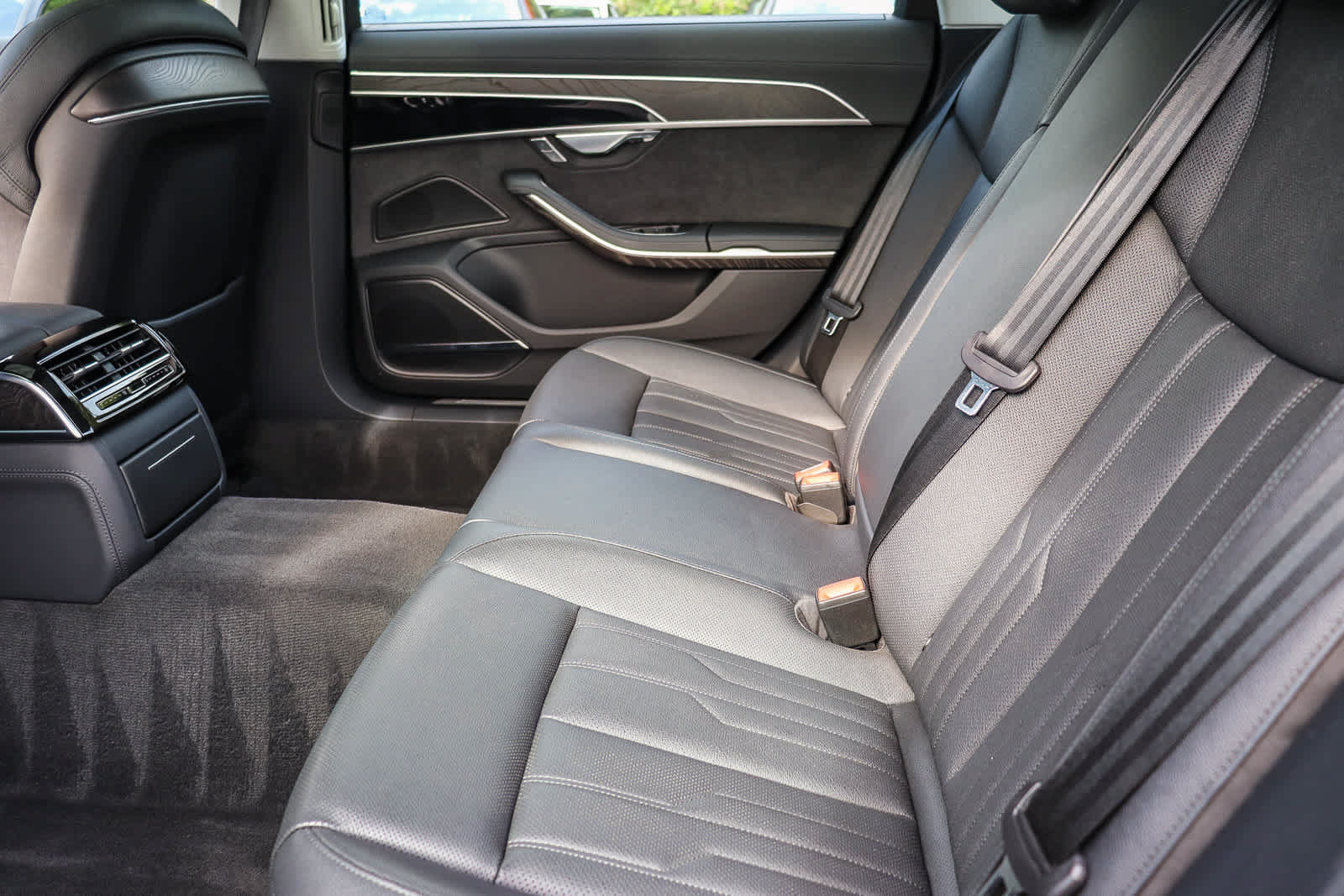 Used 2023 Audi A8 L 3.0T w/ Executive Package AWD/4WD image 22