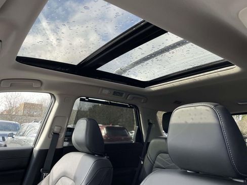 Used 2024 Nissan Pathfinder Platinum w/ Cargo Package image 18