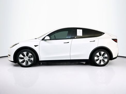 Used 2023 Tesla Model Y Long Range image 4