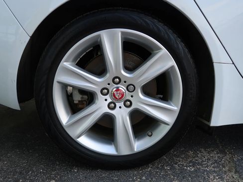 Used 2018 Jaguar XE Prestige image 52