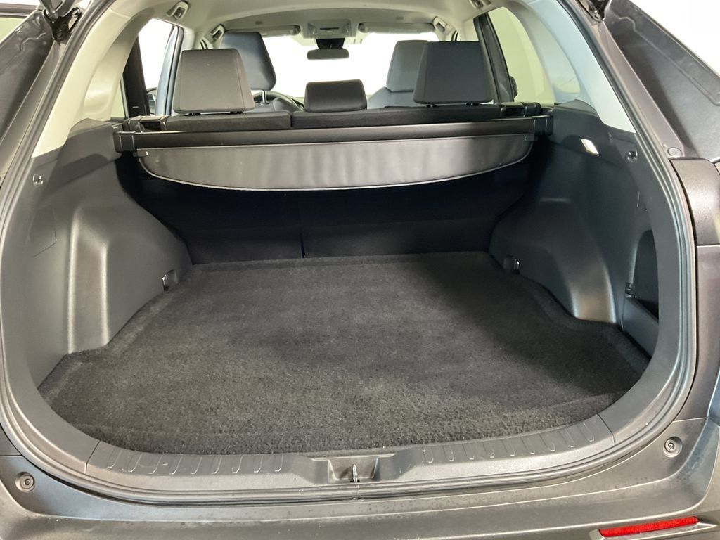Used 2025 Toyota RAV4 XLE FWD image 22