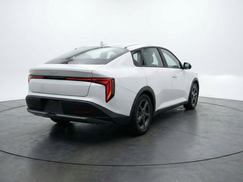 Used 2025 Kia K4 FWD image 9