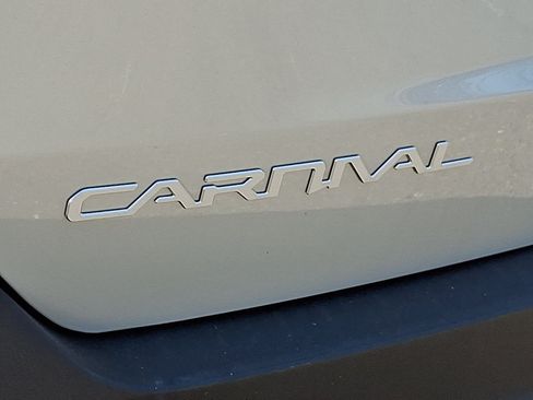 New 2026 Kia Carnival EX FWD image 14