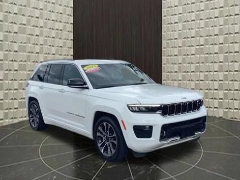 Certified 2023 Jeep Grand Cherokee Overland w/ Adv Protech Group III AWD/4WD image 18