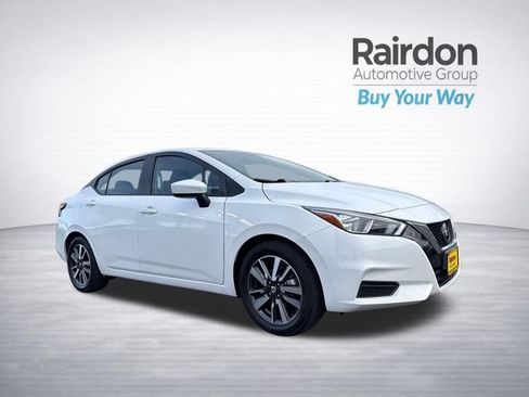 Used 2022 Nissan Versa SV FWD image 1