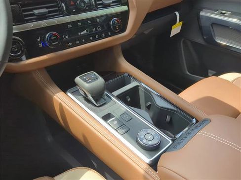 New 2026 Nissan Pathfinder Platinum AWD/4WD image 13