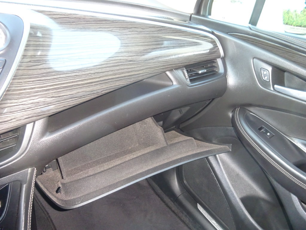 Certified 2017 Buick Envision Essence FWD image 27