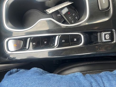 Used 2023 Buick Envision Preferred image 16