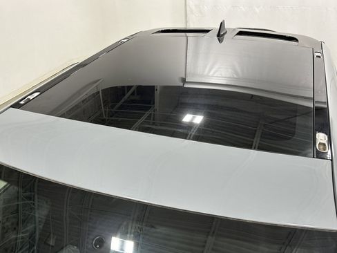 Used 2022 Rivian R1T Adventure image 13