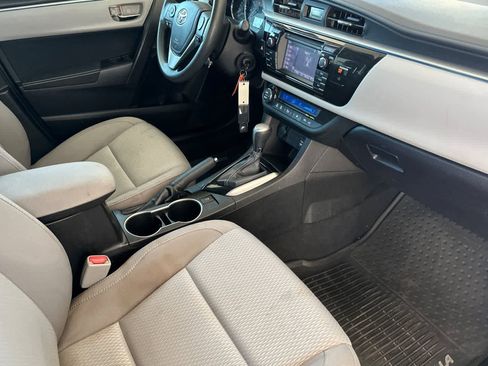 Used 2016 Toyota Corolla LE FWD image 16