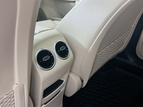 Used 2025 Mercedes-Benz GLB 250 GLB 250 image 27