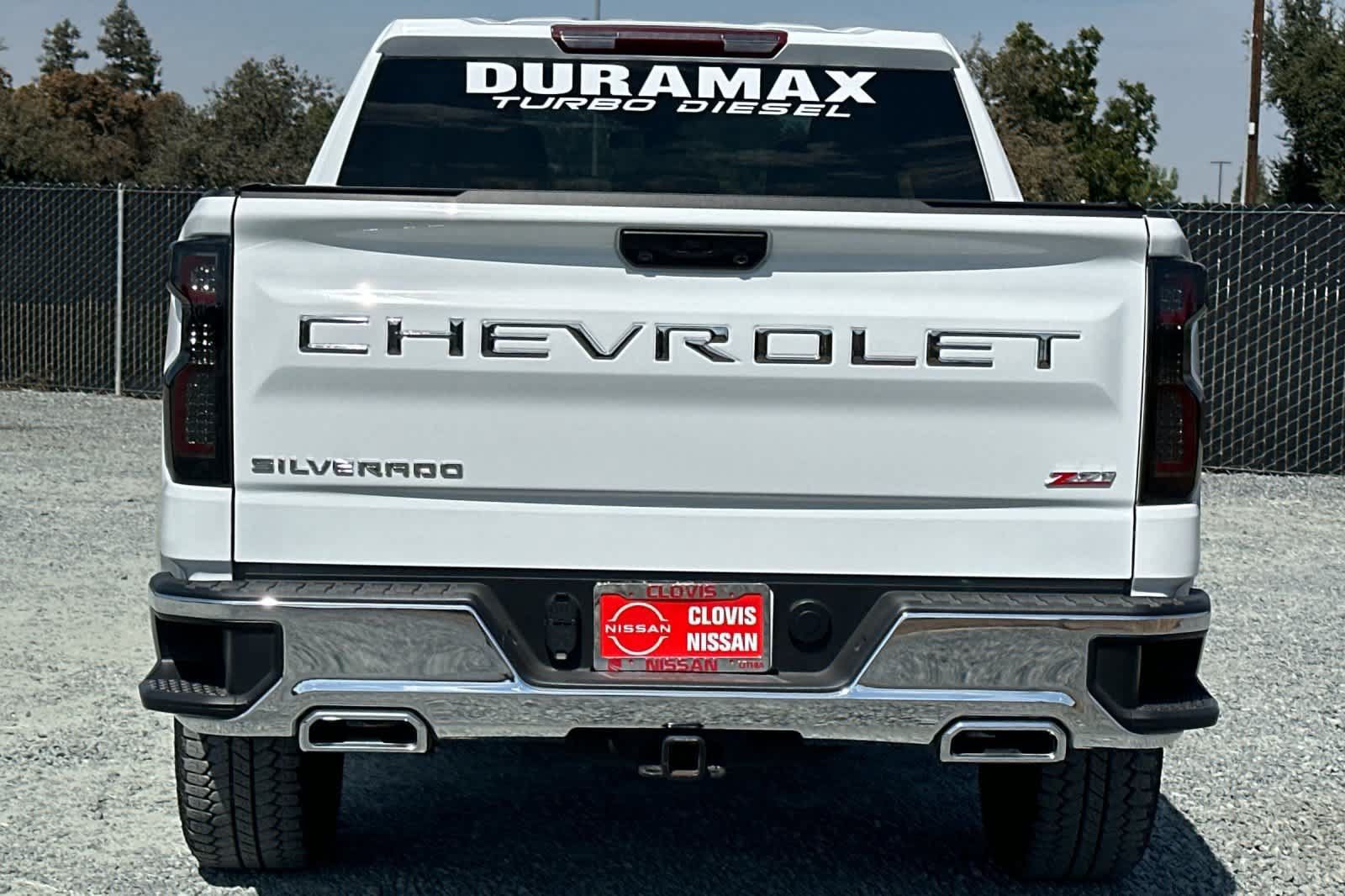 Used 2024 Chevrolet Silverado 1500 LT w/ Z71 Off-Road Package AWD/4WD image 8