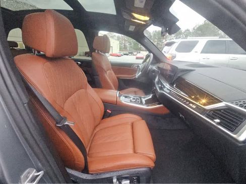 Used 2025 BMW X5 xDrive40i image 3
