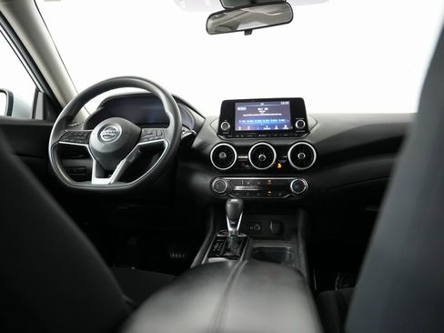 Used 2020 Nissan Sentra S image 10