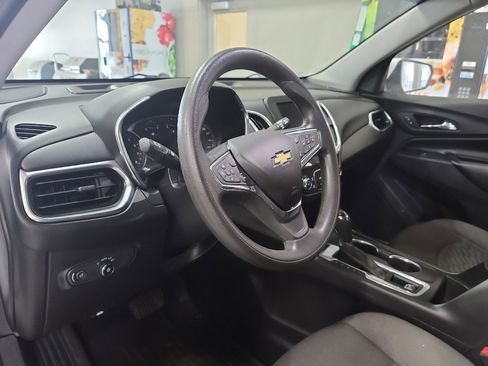 Used 2021 Chevrolet Equinox LT w/ LPO, Floor Liner Package image 9