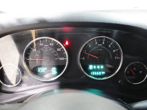 Used 2015 Jeep Wrangler Unlimited Sport AWD/4WD image 36