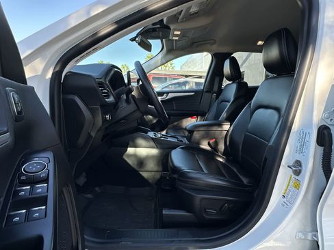 Used 2023 Ford Escape Platinum AWD/4WD image 2