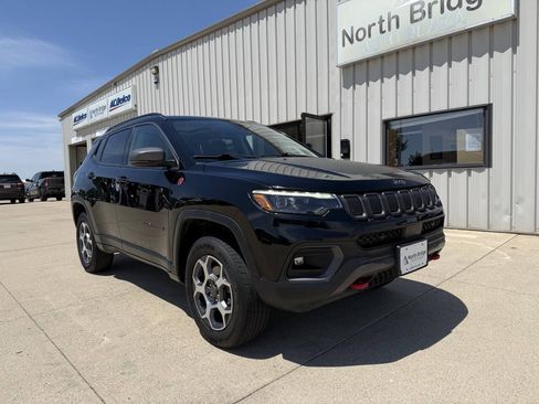 Used 2022 Jeep Compass Trailhawk w/ Trailhawk Elite Group AWD/4WD image 1