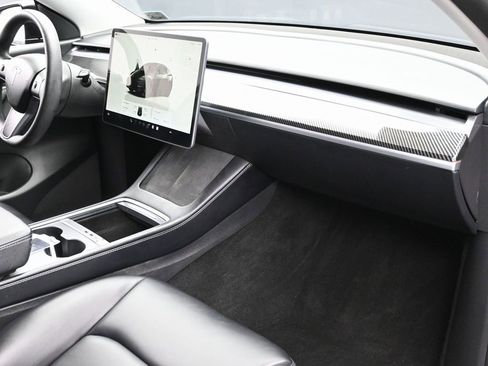 Used 2022 Tesla Model Y Performance image 40