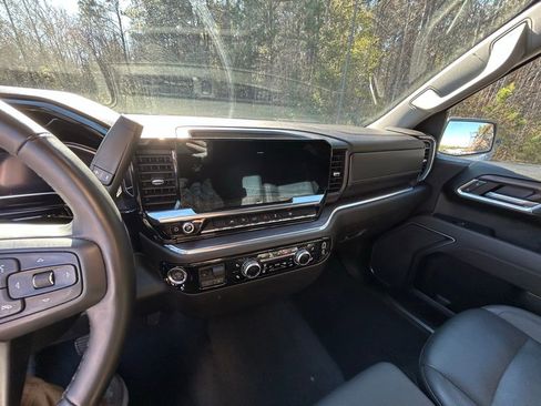 Used 2025 GMC Sierra 1500 SLT image 33