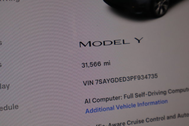Used 2023 Tesla Model Y 2WD image 38