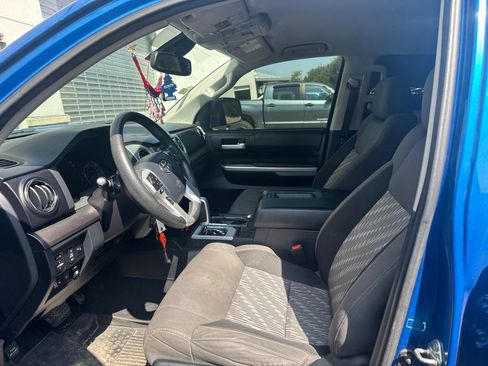 Used 2018 Toyota Tundra SR5 w/ SR5 Upgrade Package RWD image 4
