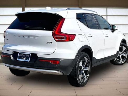 Used 2023 Volvo XC40 B5 Plus w/ Driver Assist Package AWD/4WD image 2