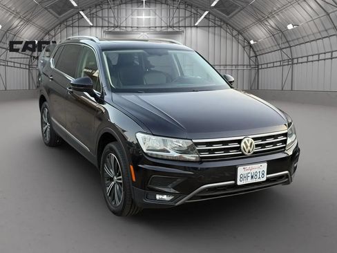 Used 2018 Volkswagen Tiguan SEL AWD/4WD image 3