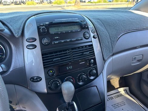 Used 2007 Toyota Sienna LE w/ LE Pkg 1 FWD image 17