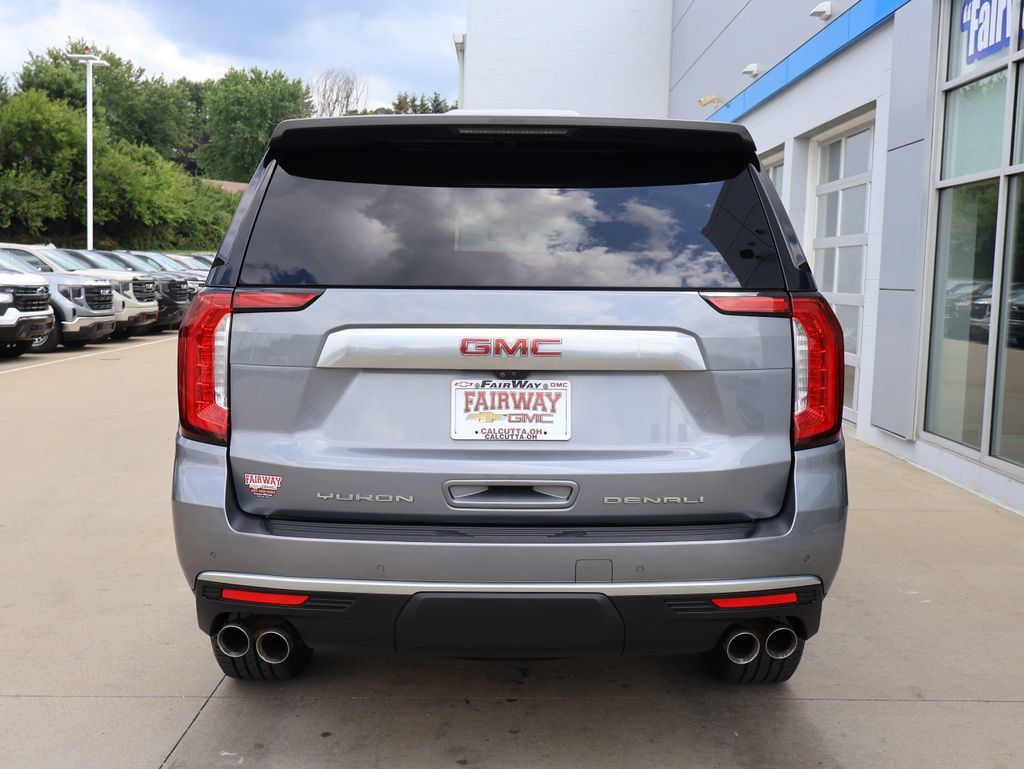 Certified 2022 GMC Yukon Denali w/ Denali Premium Package AWD/4WD image 9