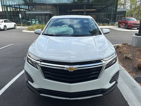 Used 2024 Chevrolet Equinox LT image 2
