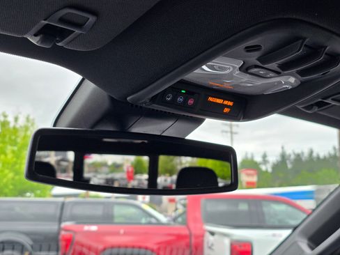 New 2025 GMC Canyon Elevation w/ Convenience Package image 27