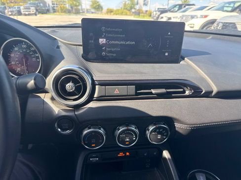 Used 2024 MAZDA MX-5 Miata RF Grand Touring RWD image 10