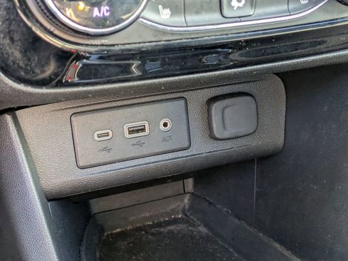 Used 2021 Buick Encore GX Select w/ Sport Touring Package image 25