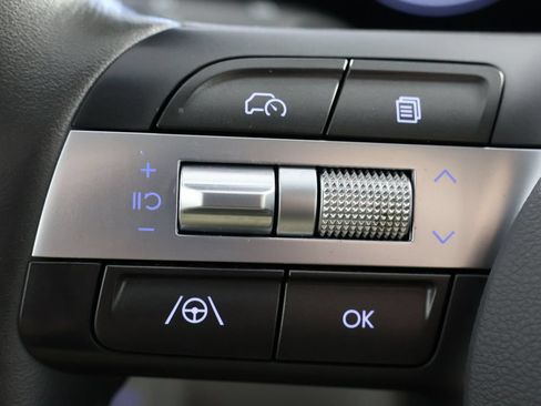 Certified 2025 Hyundai Kona SEL AWD/4WD image 11