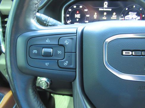 Used 2024 GMC Sierra 3500 Denali Ultimate AWD/4WD image 25