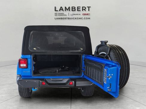 Used 2024 Jeep Wrangler Unlimited w/ Convenience Group AWD/4WD image 9