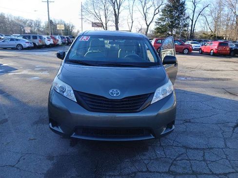 Used 2013 Toyota Sienna image 8