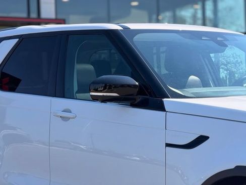 Used 2024 Land Rover Discovery S AWD/4WD image 4