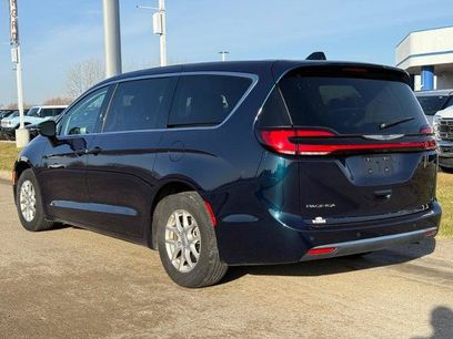 Used 2024 Chrysler Pacifica Touring-L