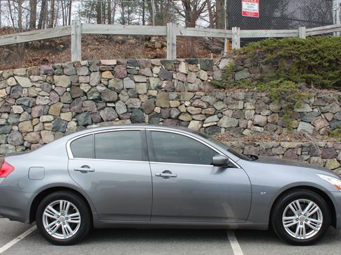 Used 2015 INFINITI Q40 Sedan 4D w/ Navigation Package image 5