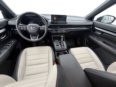 Used 2025 Honda CR-V Sport Touring image 17