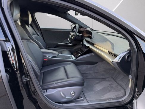 Used 2023 Lucid Air Pure image 13