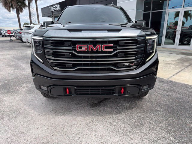 Used 2022 GMC Sierra 1500 AT4 w/ AT4 Preferred Package AWD/4WD image 3