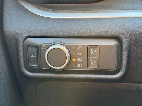Certified 2022 Ford Explorer XLT RWD image 33