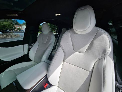 Used 2022 Tesla Model X AWD/4WD image 38