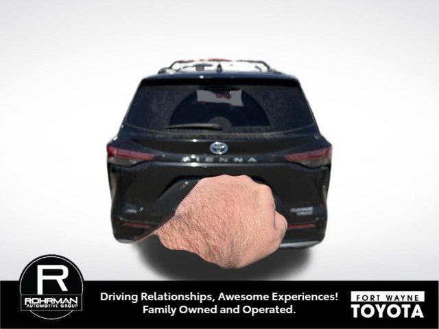 Used 2022 Toyota Sienna Platinum AWD/4WD image 5