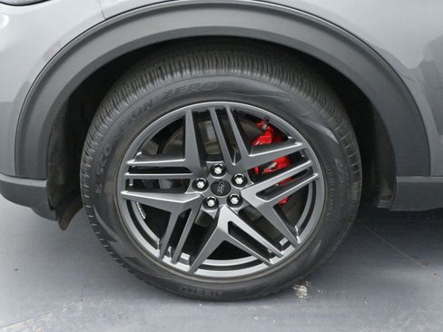 Used 2025 Ford Explorer ST-Line w/ Premium Package image 35